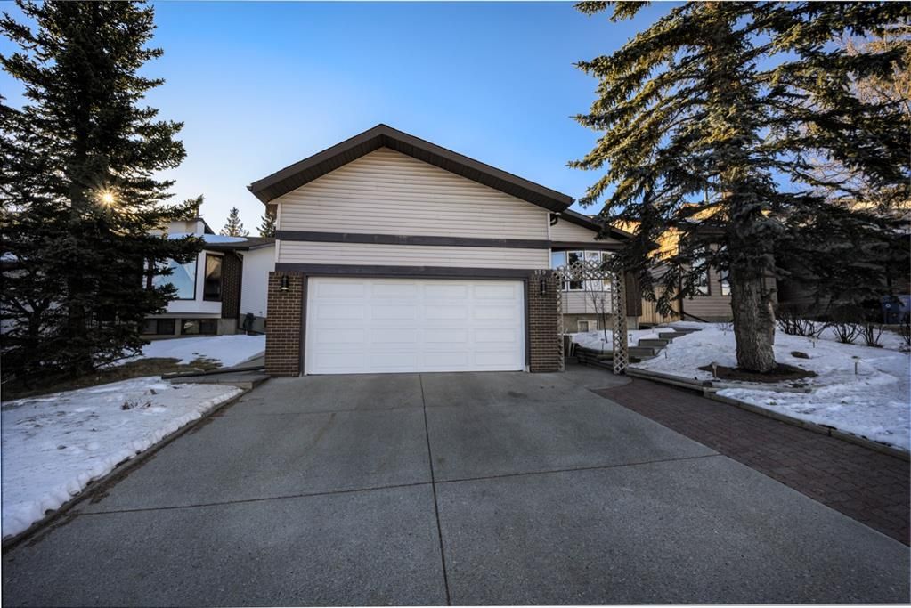 I have sold a property at 179 Edgepark BOULEVARD NW in Calgary
